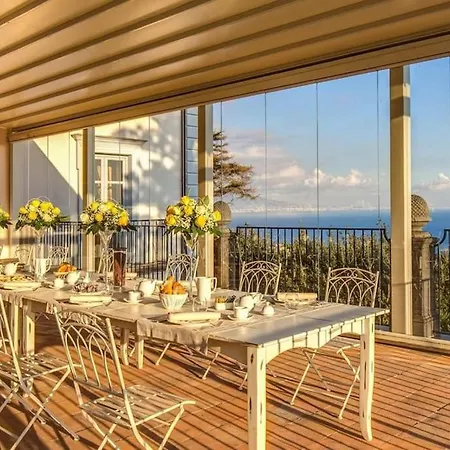 Paradise - 9 Bedrooms Sorrento